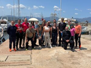 Foto di tutti i partecipanti all'evento dei porti puliti